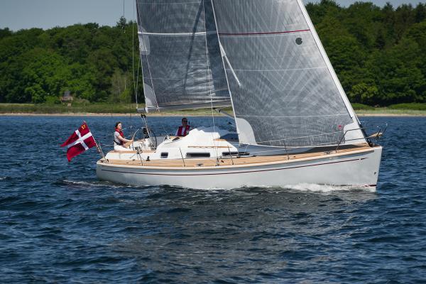 Faurby 400 sailing