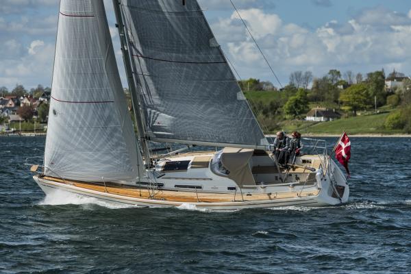 Faurby 370 sailling